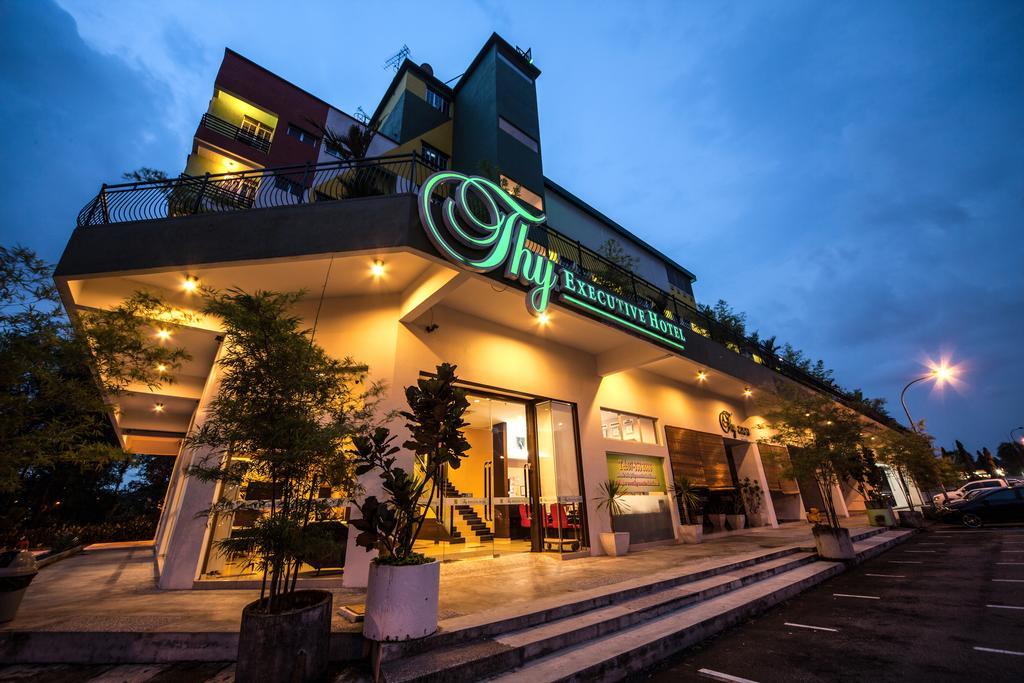 Thy Executive Hotel Johor Bahru Exteriér fotografie